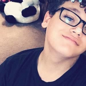 Meet your Posher, Allex